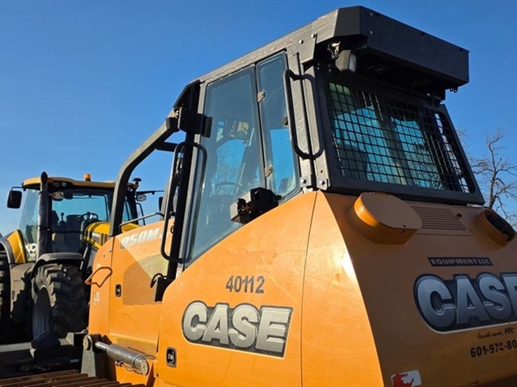 2013-case-850m-image-23