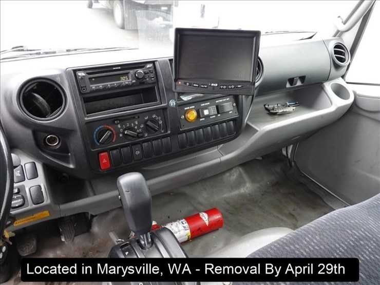 2018-hino-195-image-6