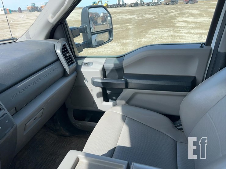 2020-ford-f350-xl-image-13