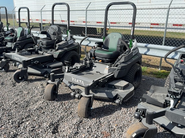 #4073-•-yakta-yxr-320-zero-turn-mower-image-1