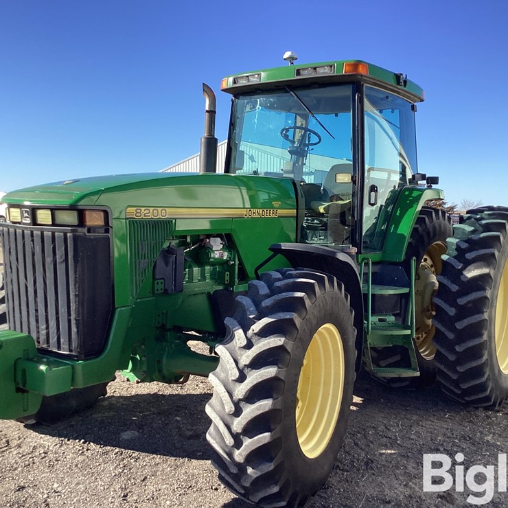 1998 JOHN DEERE 8200