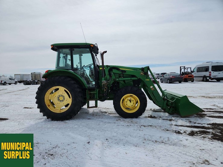 2014-john-deere-6115d-image-28