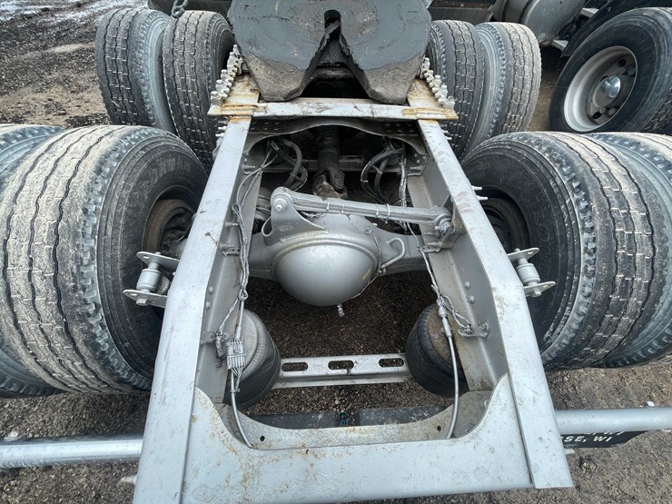 #236-•-2011-mack-semi-tractor-(title-in-delay)-(denmark,-wi)-image-25