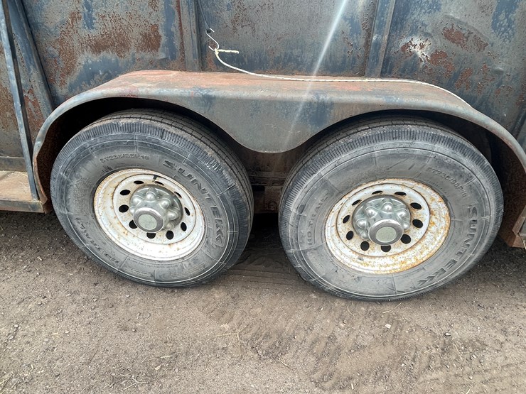 #294-•-1998-calico-livestock-trailer-(has-mn-title)-(mora,-mn)-image-12