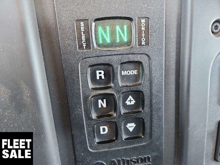 2020-freightliner-m2-106-image-10