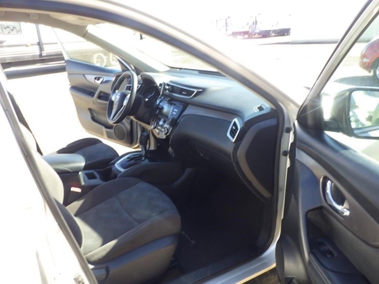 2016-nissan-rogue-image-6