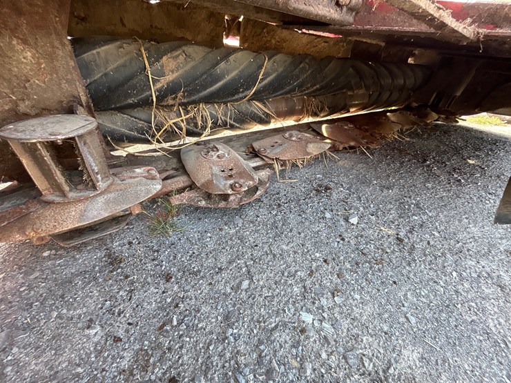 new-holland-313-image-11