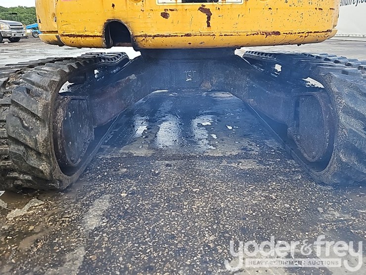 2015-deere-27d-image-29