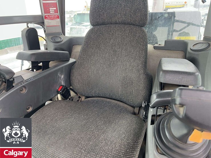 2011-caterpillar-140m-image-13