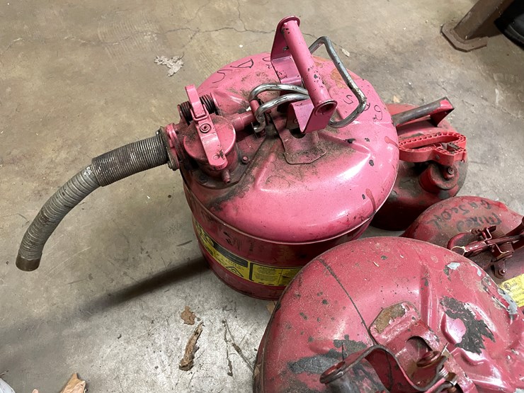 #2579-•-metal-fuel-cans-(columbia-heights,-mn)-image-7