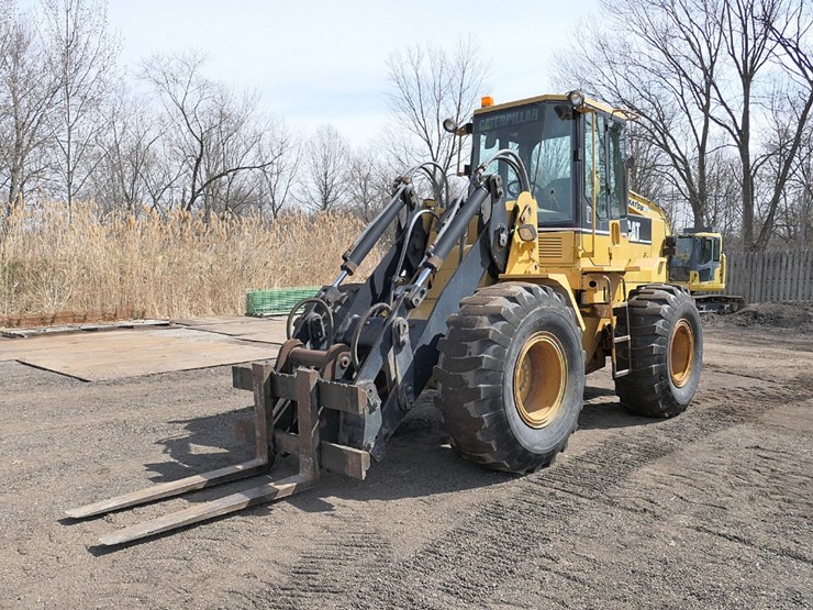 caterpillar-it24f-image-1