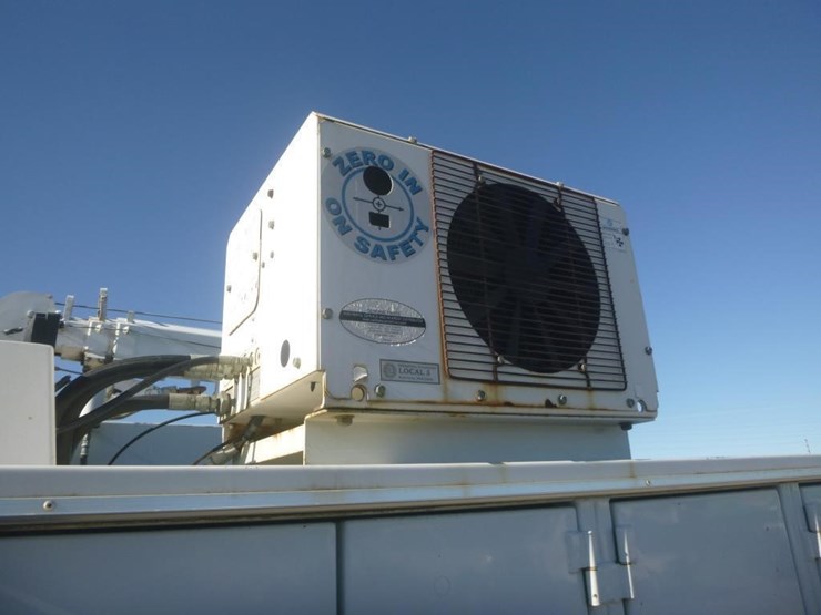 2015-ford-f550-image-18