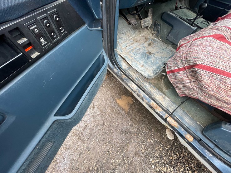 1988-chevrolet-silverado-1500-image-21