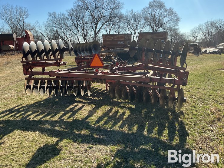 massey-ferguson-620-image-5