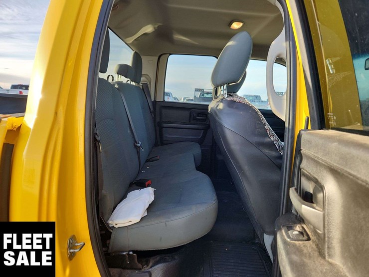 2019-ram-1500-classic-image-18