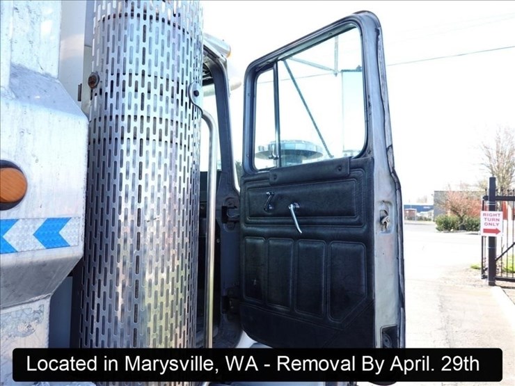 1995-mack-rd688s-image-17