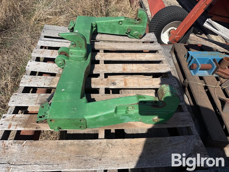 john-deere-quick-hitch-image-7