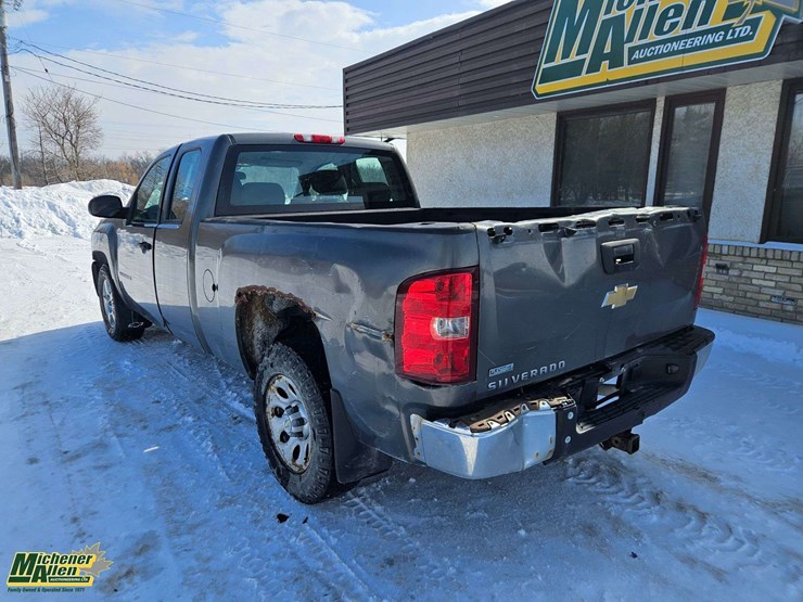 2011-chevrolet-silverado-1500-image-3