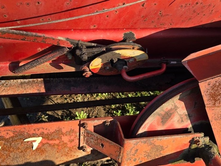 new-holland-513-image-13