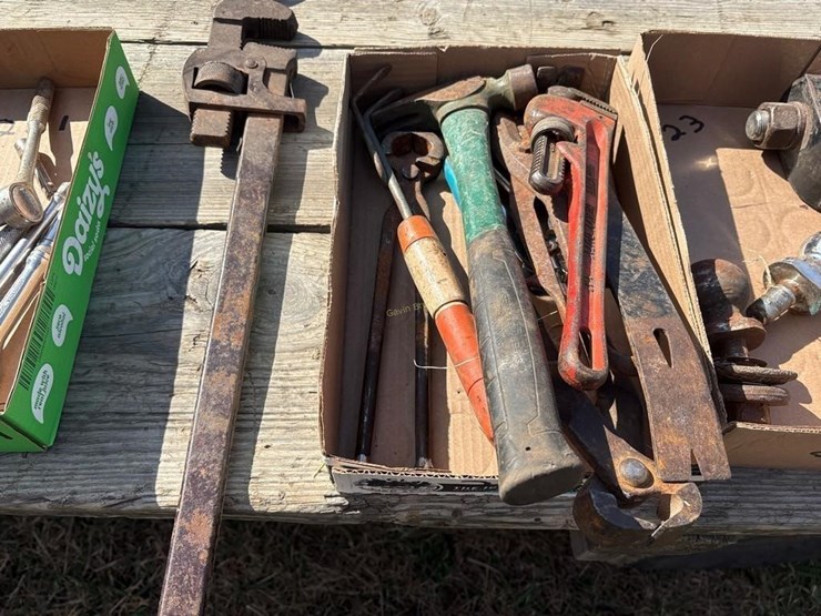 pipe-wrenches,-hammer-&-other-image-1