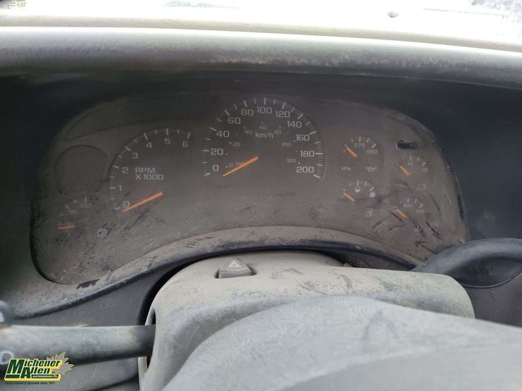 2004-chevrolet-silverado-2500hd-image-11