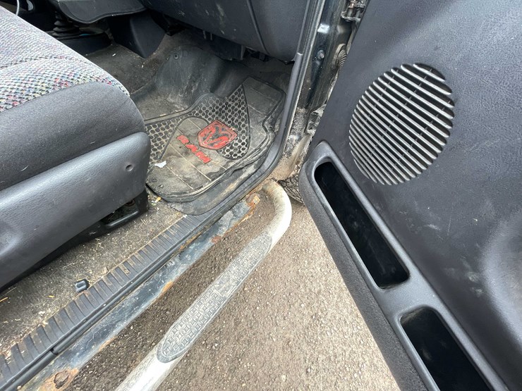 #204-•-1998-dodge-ram-truck-(has-wi-title)-(denmark,-wi)-image-27