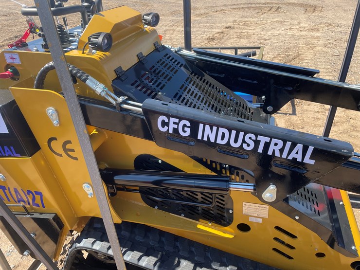 #374-•-unused-2026-cfg-skid-steer-loader-(princeton,-mn)-image-9