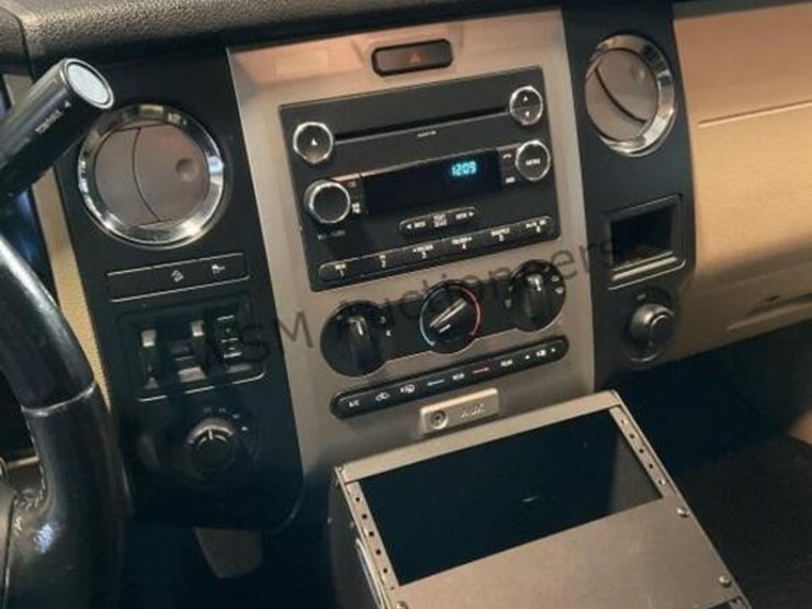 2016-ford-expedition-image-19