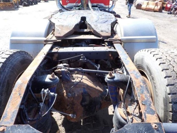 2014-peterbilt-389-image-53