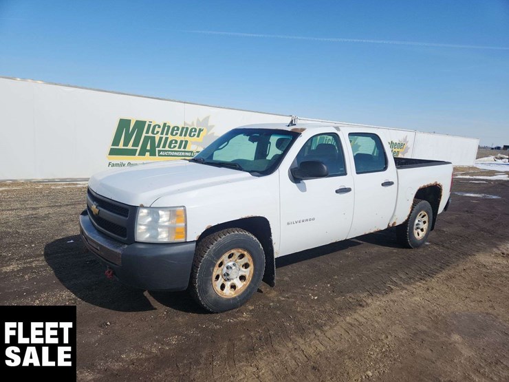 2013-chevrolet-silverado-1500-image-1