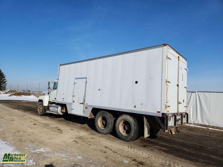 1998-mack-ch613-image-3