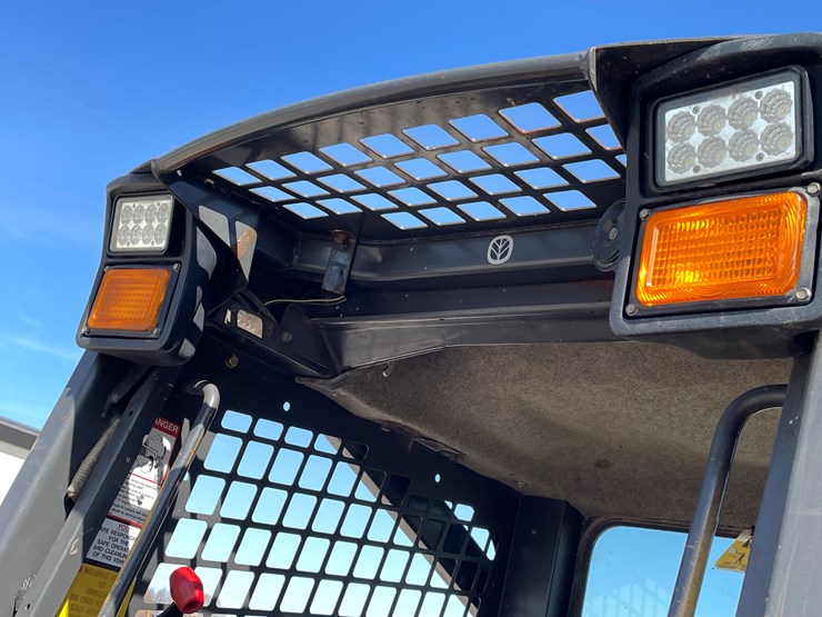 2006-new-holland-l170-image-19