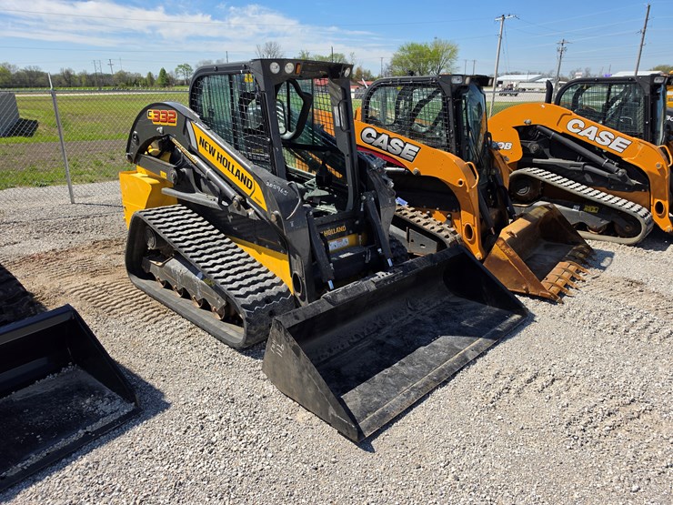 2022-new-holland-c332-image-1