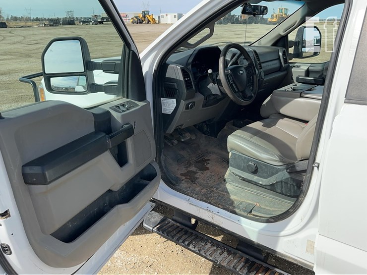 2017-ford-f350-xl-image-8