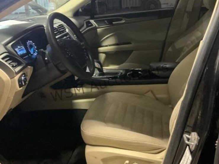 2014-ford-fusion-se-sdn-image-20