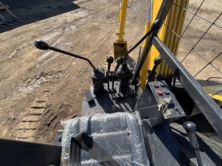 komatsu-pc28uu-image-24