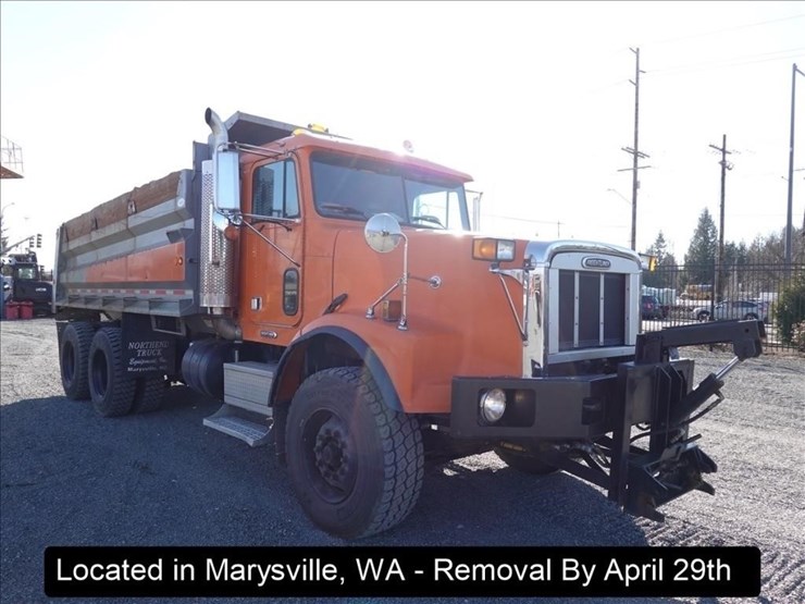 2001-freightliner-fld120-image-28