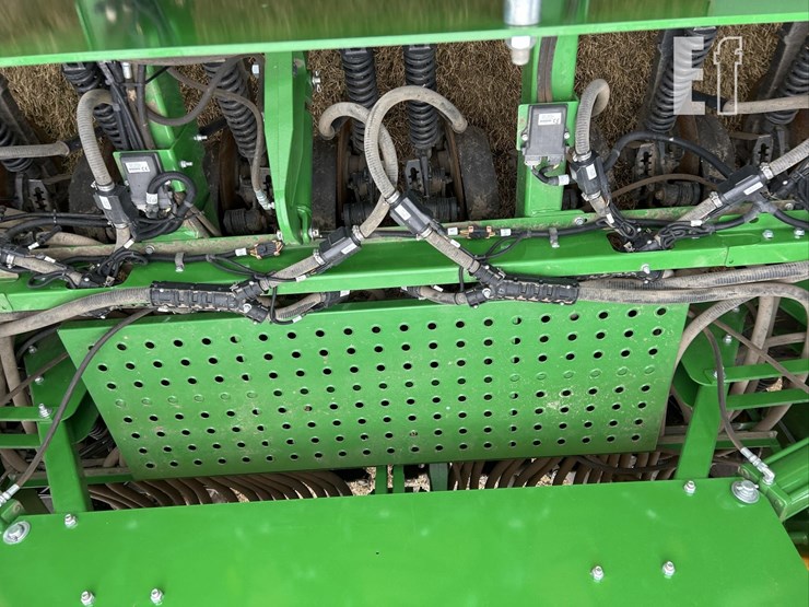 2014-john-deere-1990ccs-image-51
