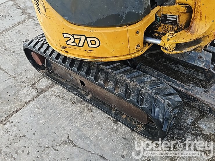 2015-deere-27d-image-13