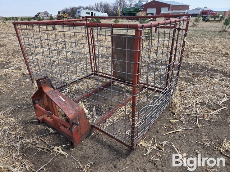 automatic-redtop-3-pt-livestock-carrier-image-1