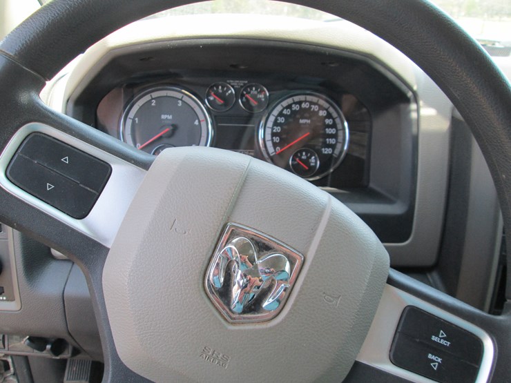 2011-dodge-3500-image-37