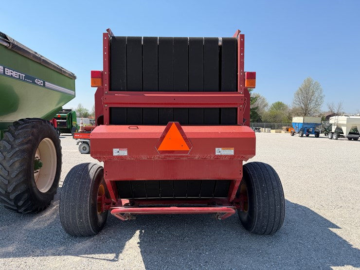 2009-new-holland-br7090-image-6