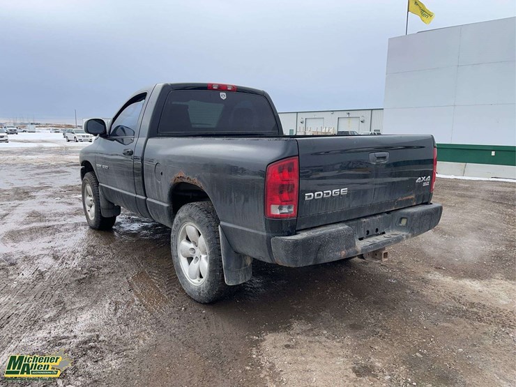 2004-dodge-ram-1500-image-3