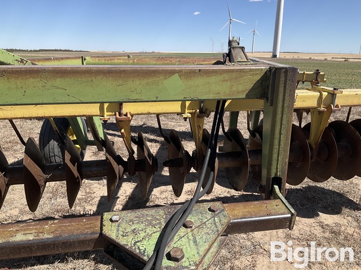 john-deere-340-image-12