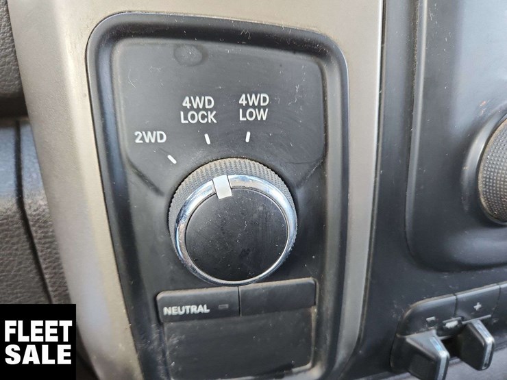 2013-dodge-3500-image-21