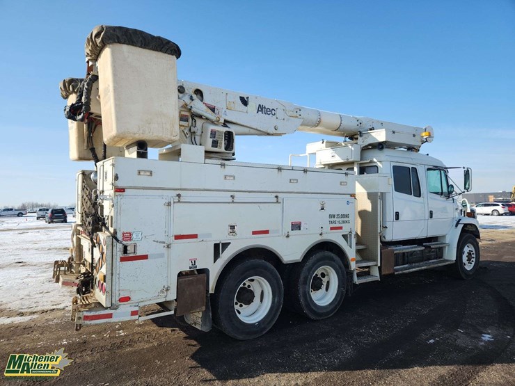 2004-freightliner-fl80-image-4