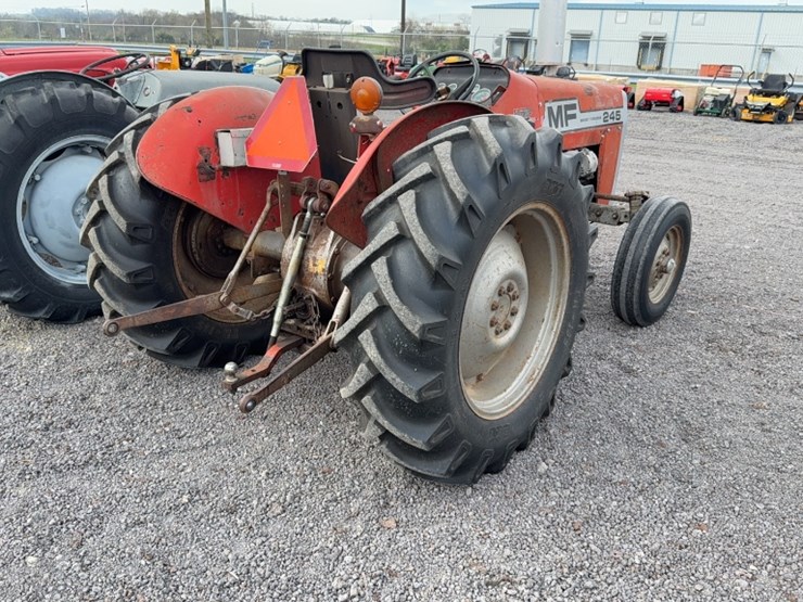 massey-ferguson-245-image-7