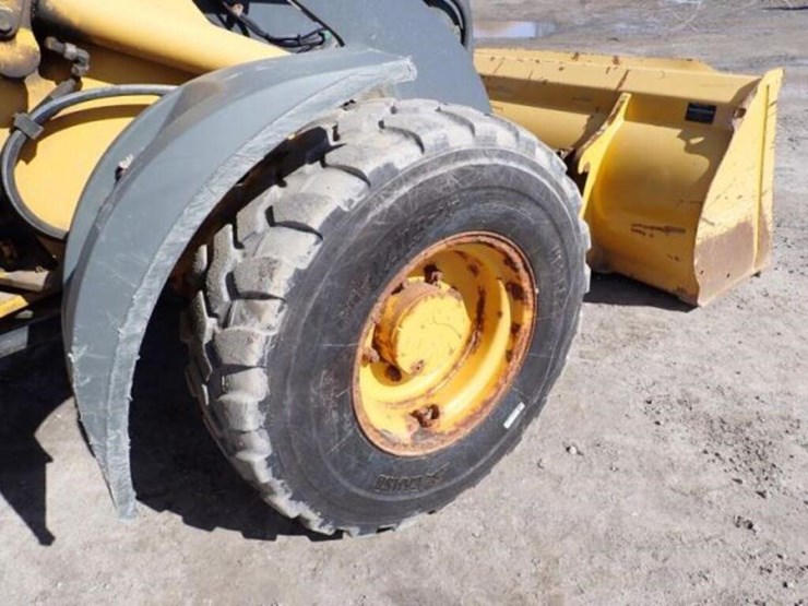 2011-deere-304j-image-51