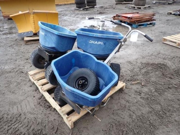 qty-of-(3)-chapin-broadcast-spreaders-image-1