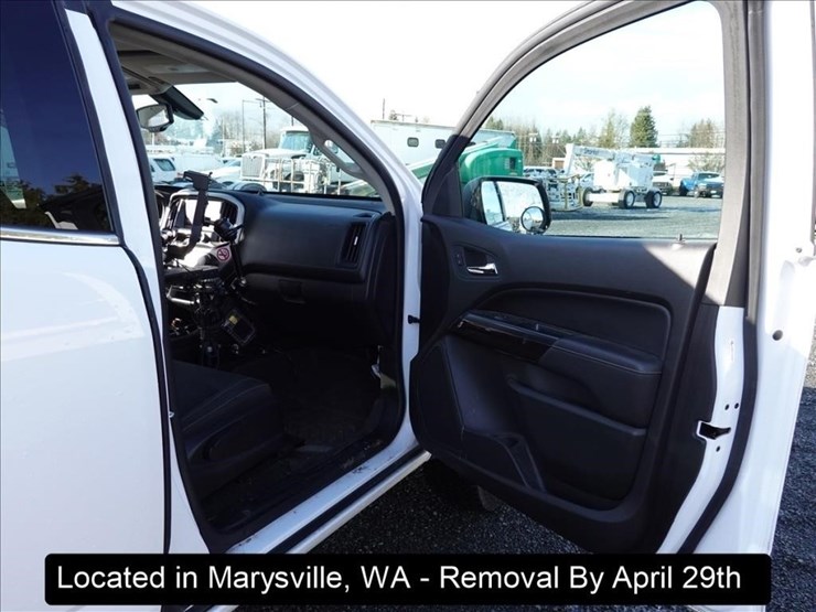 2016-gmc-canyon-image-24